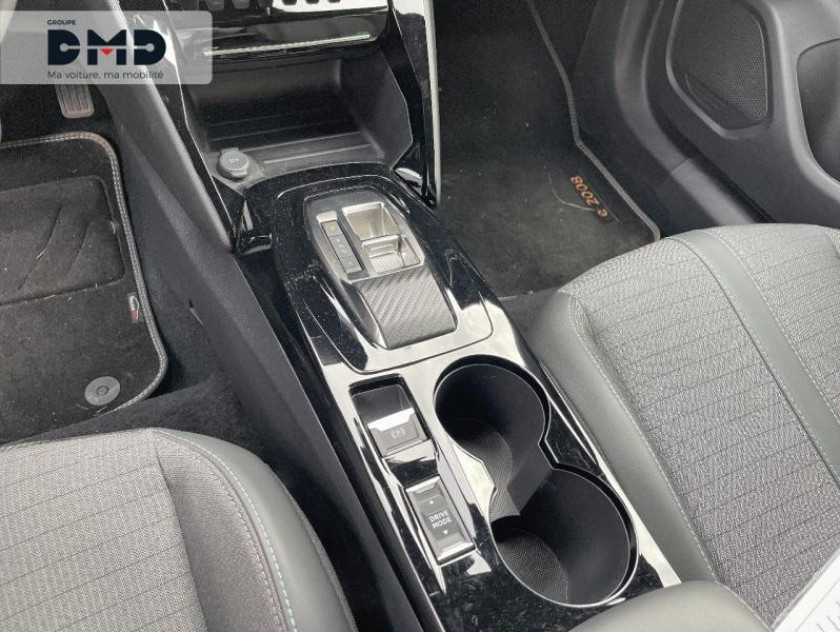 Peugeot 2008 E-2008 136ch Allure Pack - Visuel #8