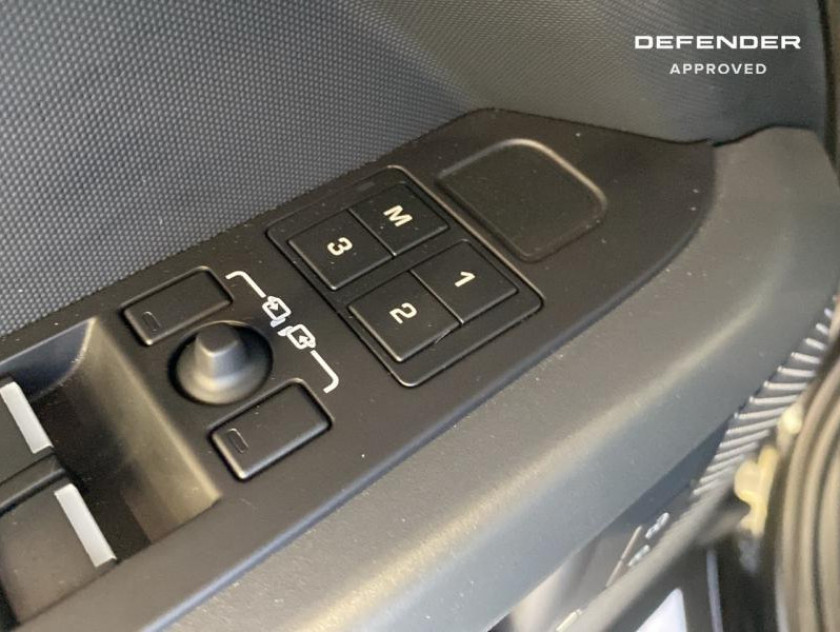 Land-rover Defender 90 3.0 D250 Hard Top X-dynamic Se - Visuel #17