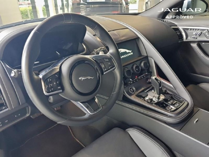 Jaguar F-type Coupe 5.0 V8 450ch R-dynamic Black Bva8 - Visuel #4