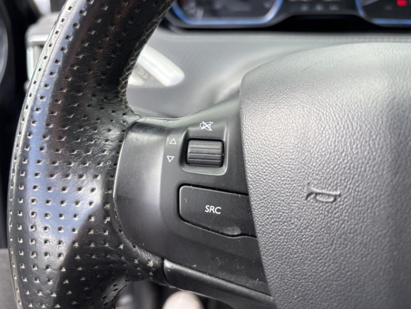 Peugeot 2008 1.6 Bluehdi 100ch Allure - Visuel #17