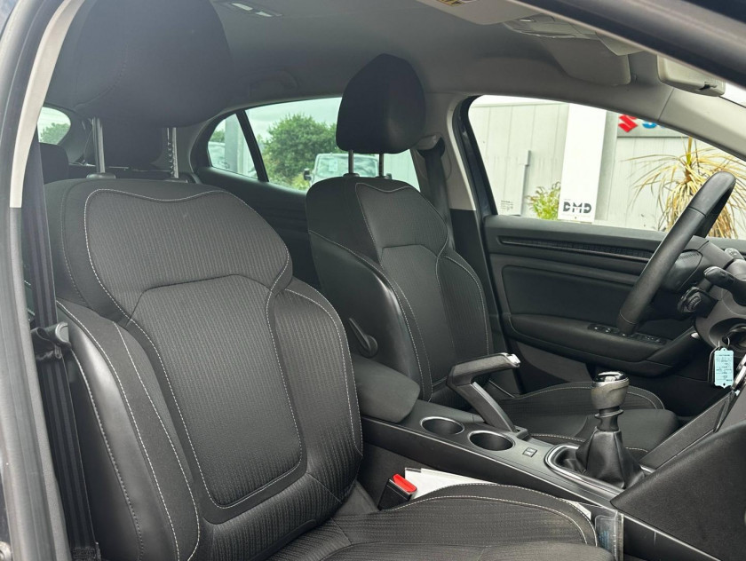 Renault Megane 1.2 Tce 130ch Energy Zen - Visuel #8