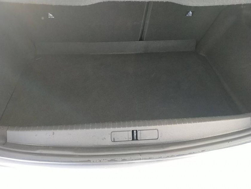 Peugeot 208 1.2 Hybrid 110ch Allure E-dcs6 - Visuel #11