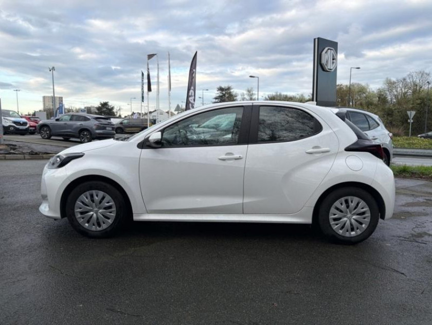 Toyota Yaris 116h Dynamic 5p My22 - Visuel #2