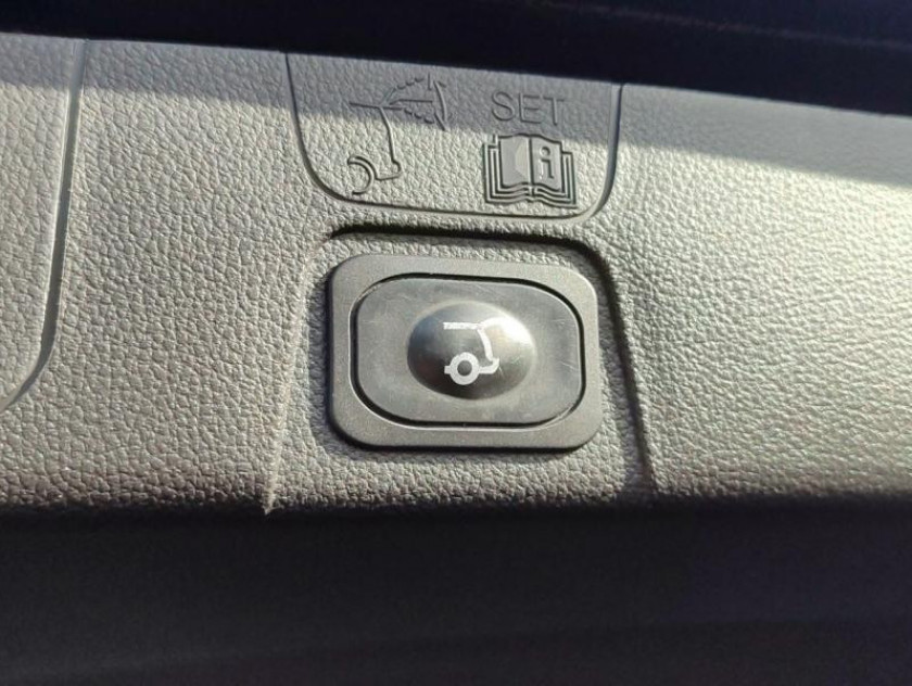 Ford C-max 1.0 Ecoboost 125ch Stop&start Titanium Euro6.2 - Visuel #10