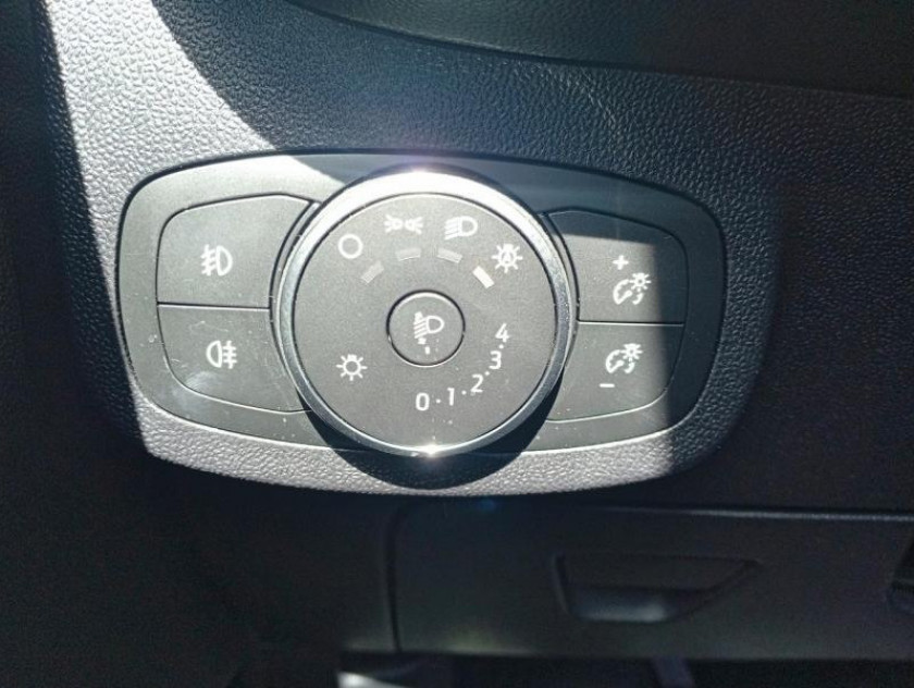 Ford Fiesta 1.0 Flexifuel 95ch Titanium Business 5p - Visuel #10