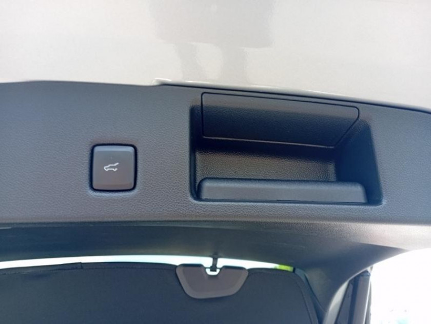 Ford Kuga 2.5 Duratec 190ch Fhev E85 St-line X Bva - Visuel #6
