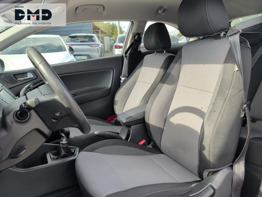 Hyundai I20 Coupe 1.1 Crdi 75 Intuitive Plus - Visuel #9