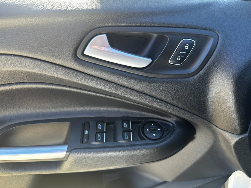 Ford Kuga 1.5 Ecoboost 120ch Stop&start Titanium 4x2 - Visuel #13
