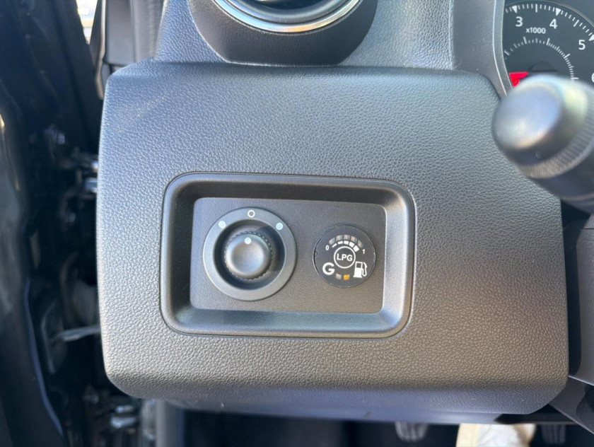 Dacia Duster 1.0 Eco-g 100ch Confort 4x2 - Visuel #18