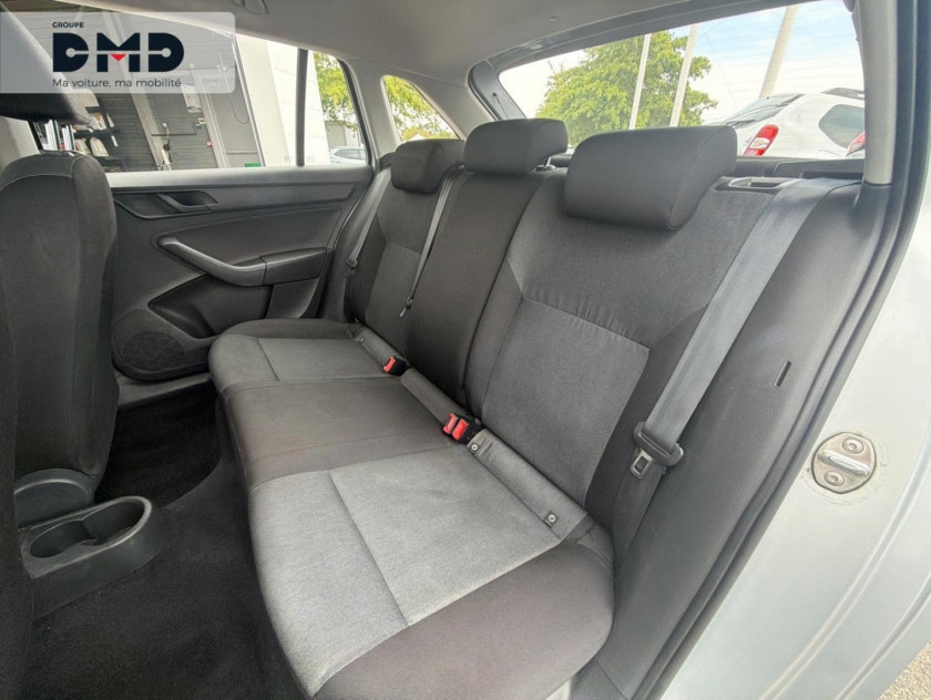 Skoda Rapid Spaceback 1.2 Tsi 105ch Greentec Elegance - Visuel #9