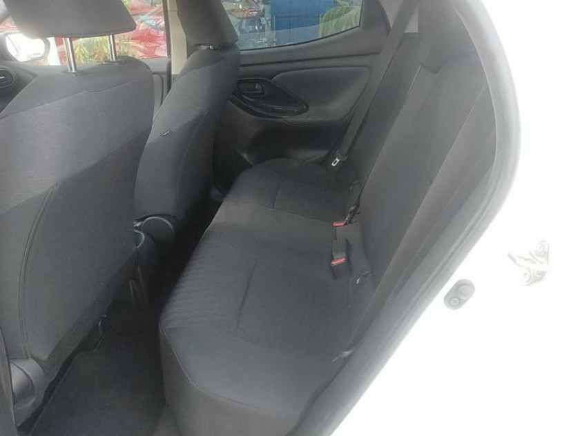 Toyota Yaris 70 Vvt-i Design 5p - Visuel #9