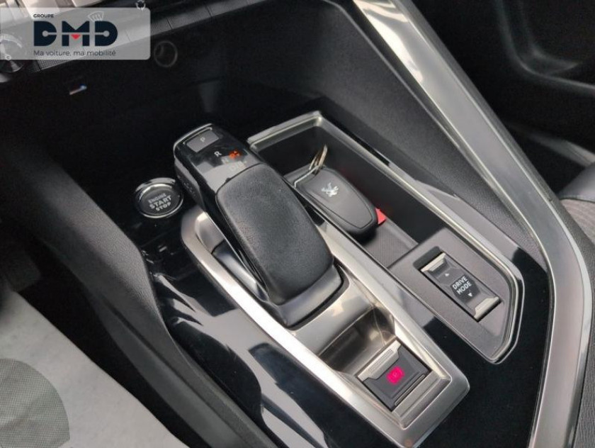 Peugeot 3008 Hybrid 225ch Allure Pack E-eat8 - Visuel #8
