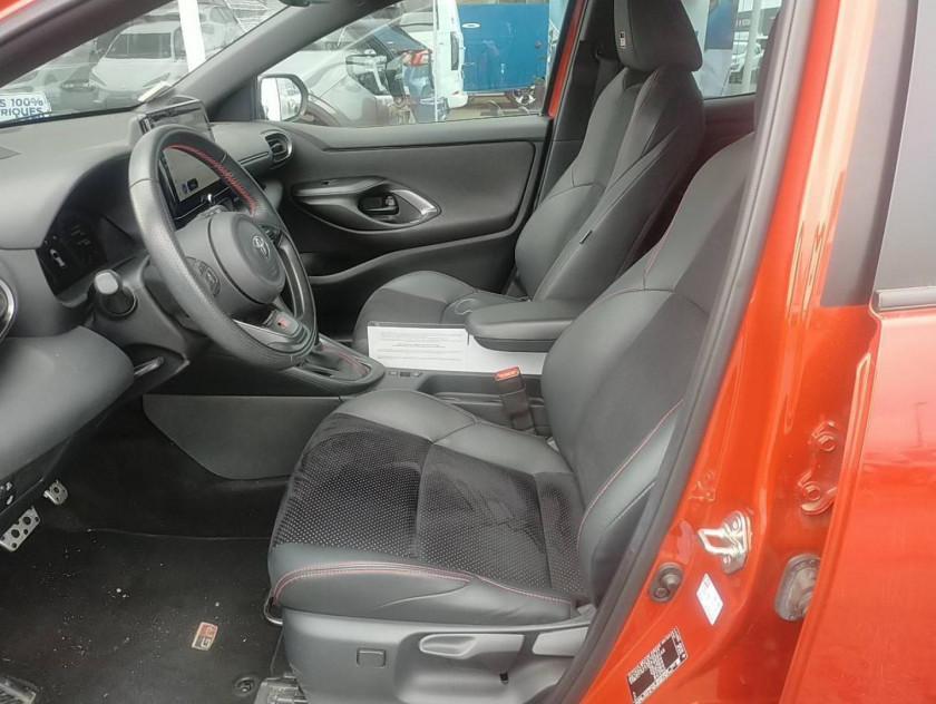 Toyota Yaris 116h Gr Sport 5p My22 - Visuel #8