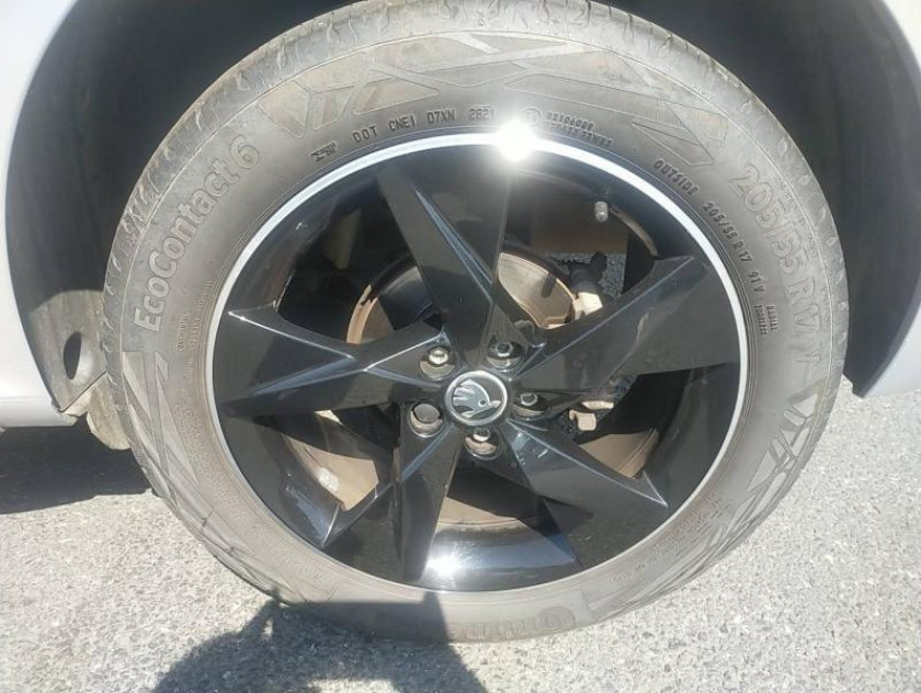 Skoda Kamiq 1.0 Tsi Evo 110ch Monte-carlo Dsg7 - Visuel #13