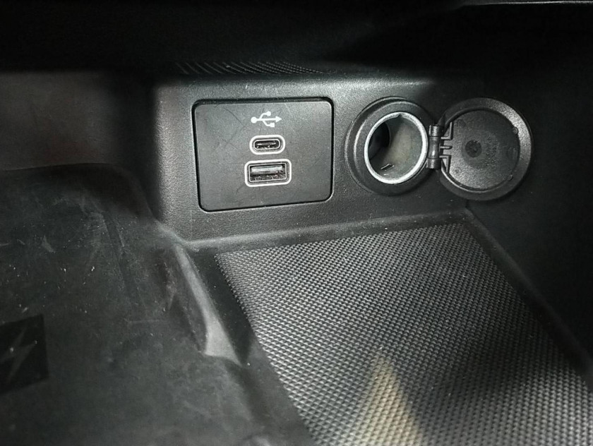 Ford Kuga 2.5 Duratec 180ch Hybrid Flexifuel Titanium Business Powershift - Visuel #15