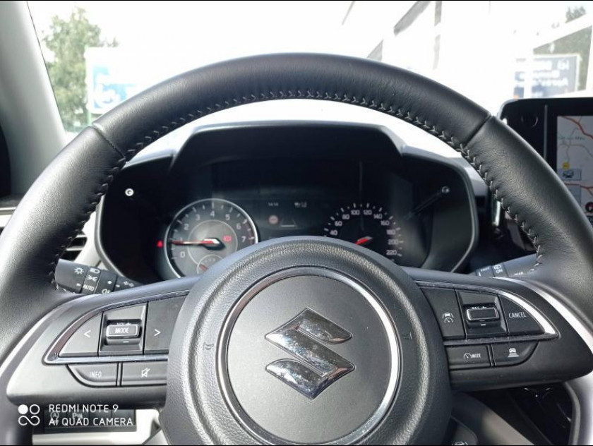 Suzuki Swift 1.2 Hybrid 83ch Privilège Auto - Visuel #12