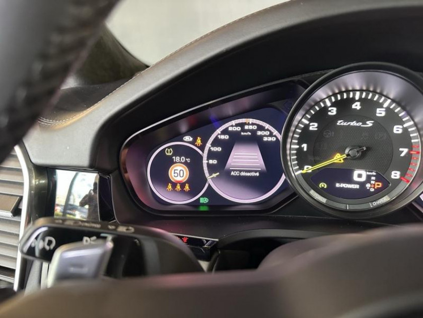 Porsche Cayenne Coupe 4.0 V8 680ch Turbo S E-hybrid - Visuel #19